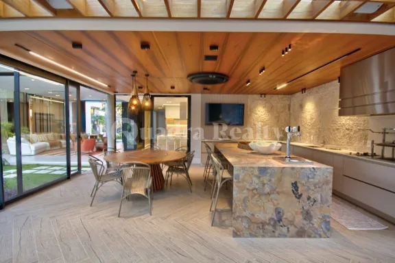 Casa mobiliada e decorada em condomínio fechado em Bertioga, Riviera de São Lourenço – 1